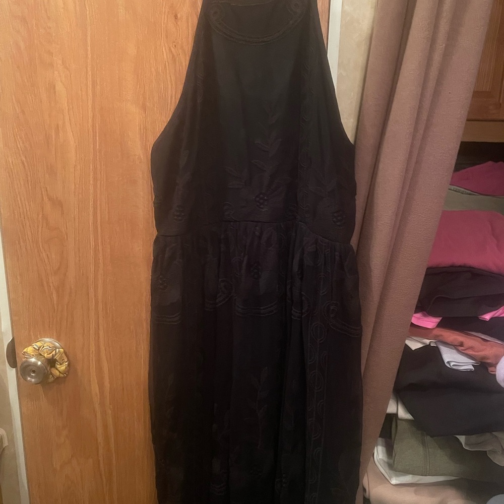 Elegant Black Sleeveless Dress